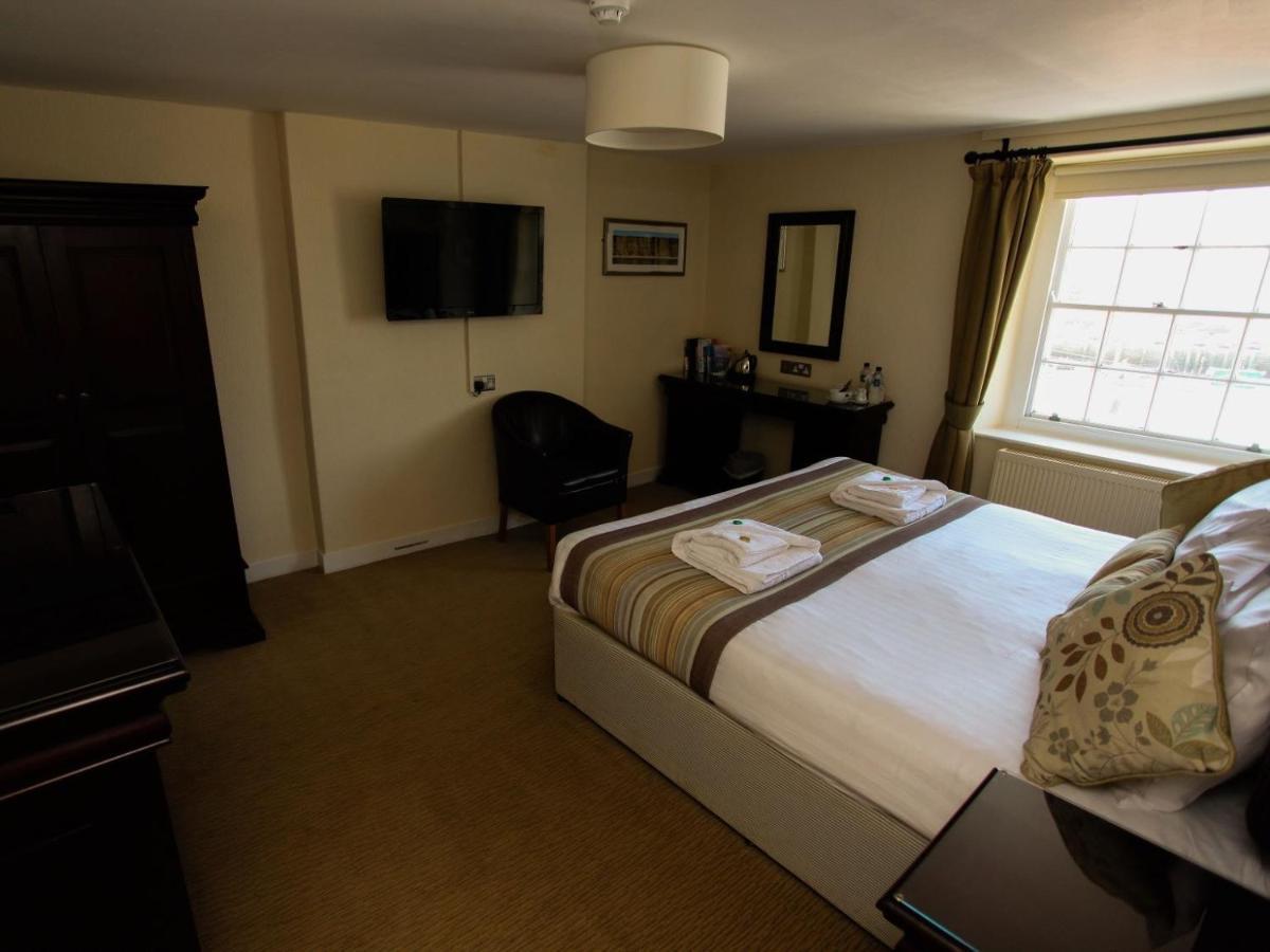 Hotel The George West Bay Esterno foto