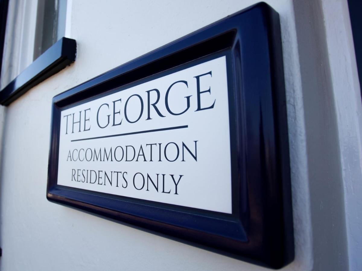 Hotel The George West Bay Esterno foto