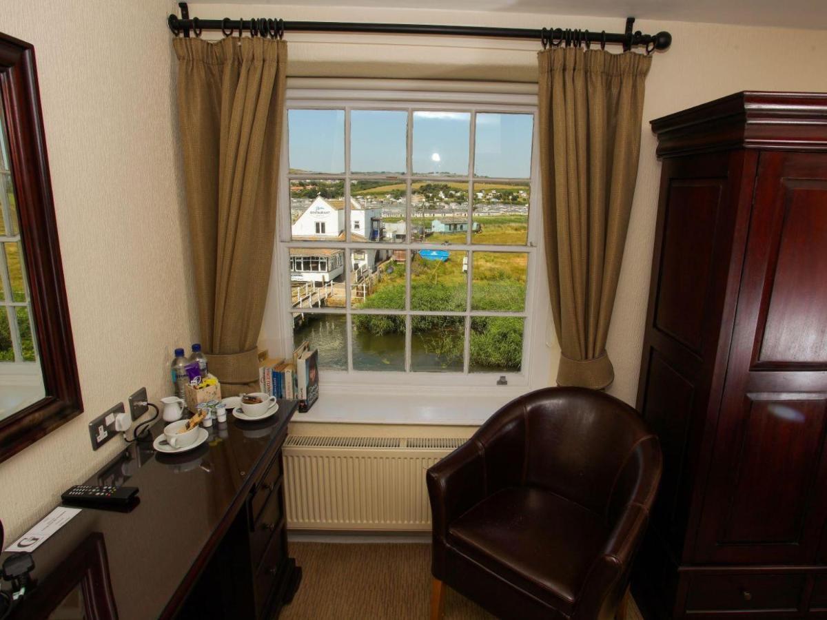 Hotel The George West Bay Esterno foto